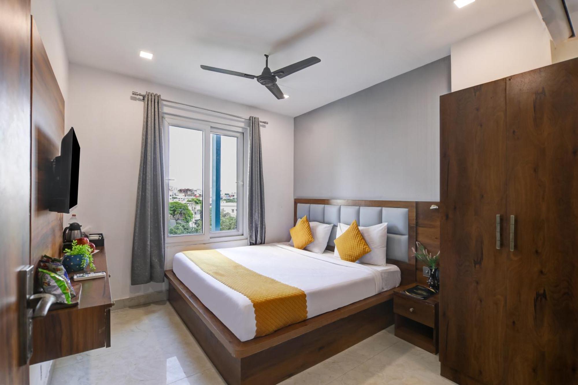 Status By Hotel The Emporio Ghaziabad Εξωτερικό φωτογραφία