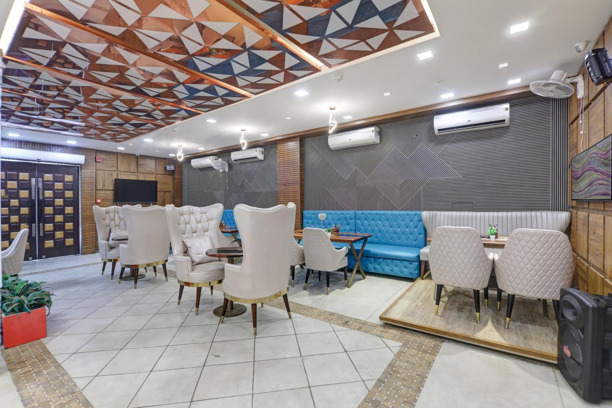 Status By Hotel The Emporio Ghaziabad Εξωτερικό φωτογραφία