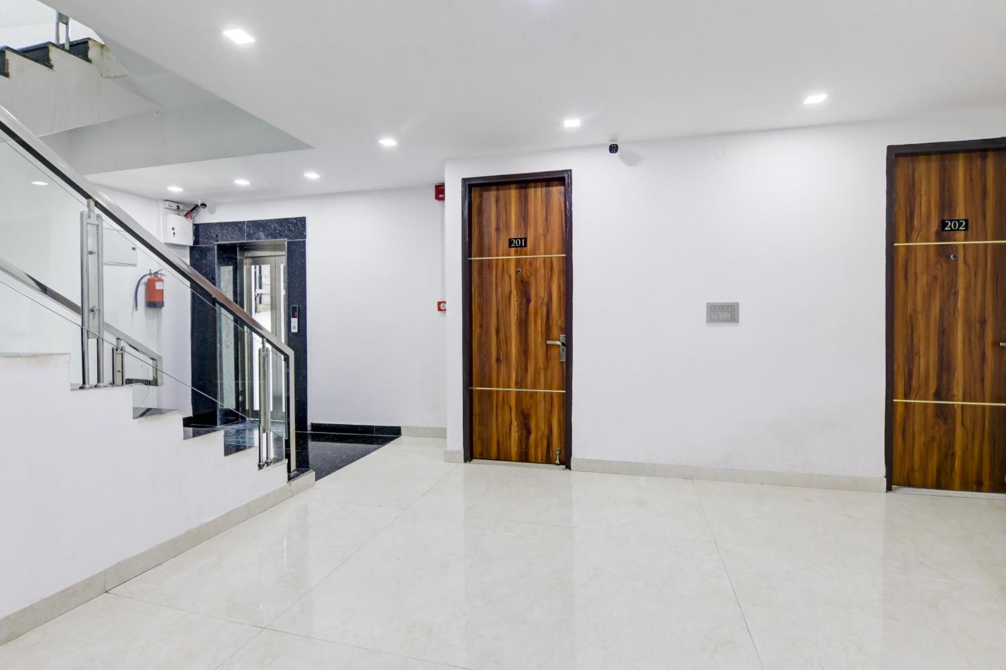 Status By Hotel The Emporio Ghaziabad Εξωτερικό φωτογραφία