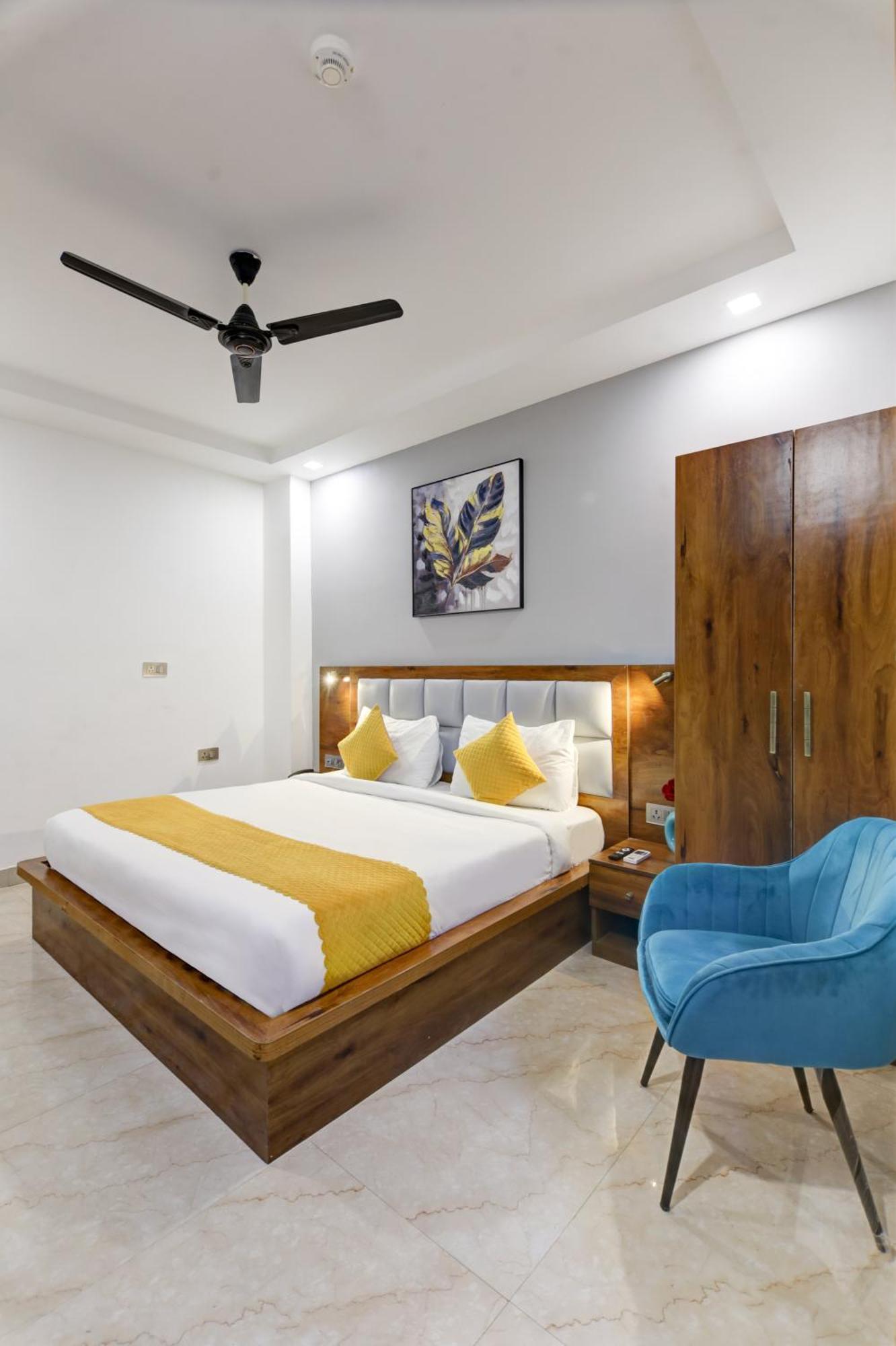 Status By Hotel The Emporio Ghaziabad Εξωτερικό φωτογραφία