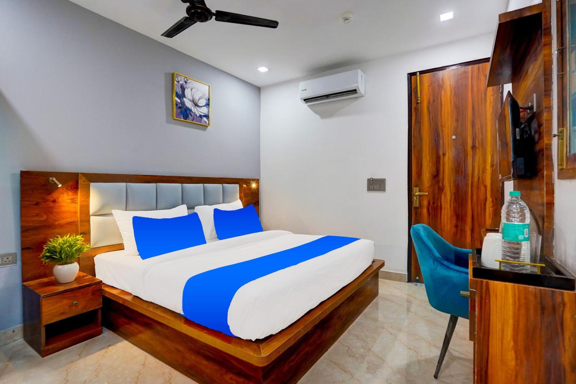 Status By Hotel The Emporio Ghaziabad Εξωτερικό φωτογραφία
